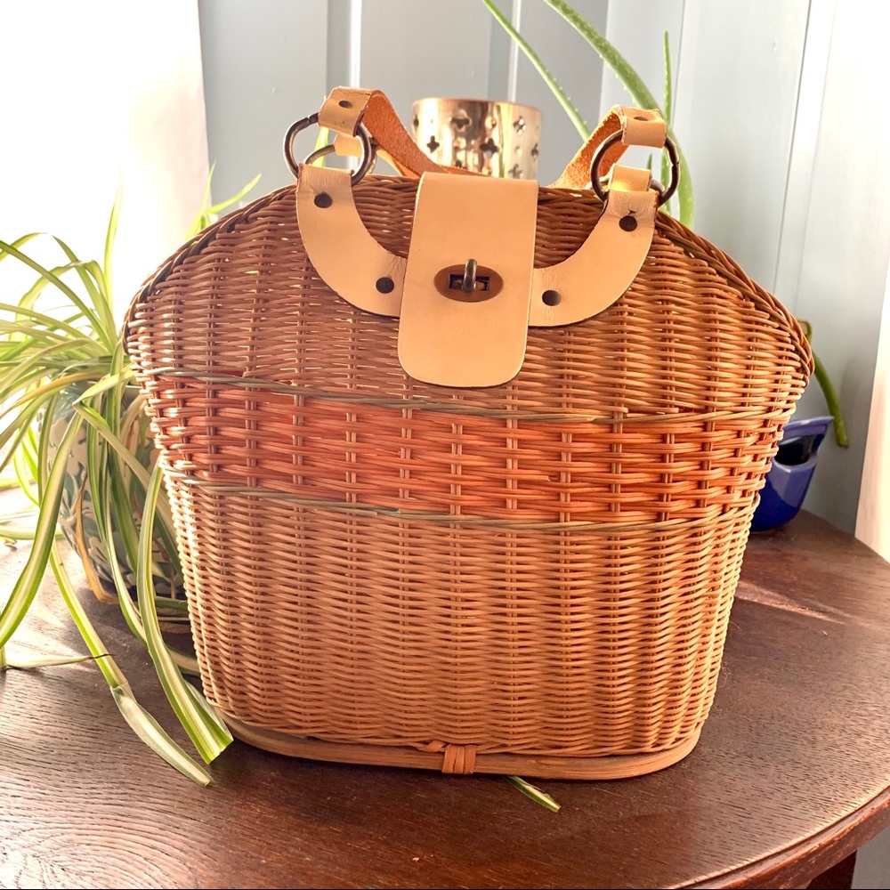 Sold🎈Vintage Wicker Basket Purse Leather Trim - Picture 1 of 10